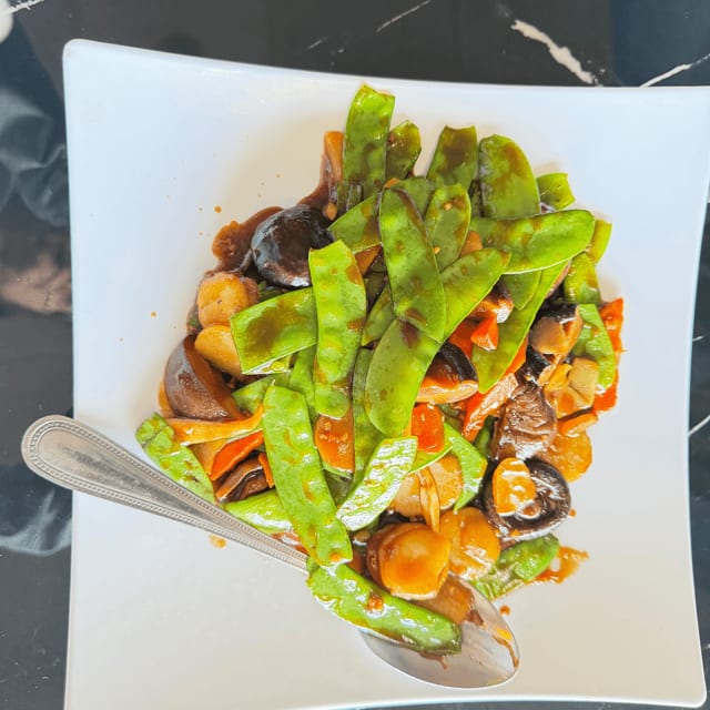 Black Mushroom, Bamboo Shoots & Snow Peas.