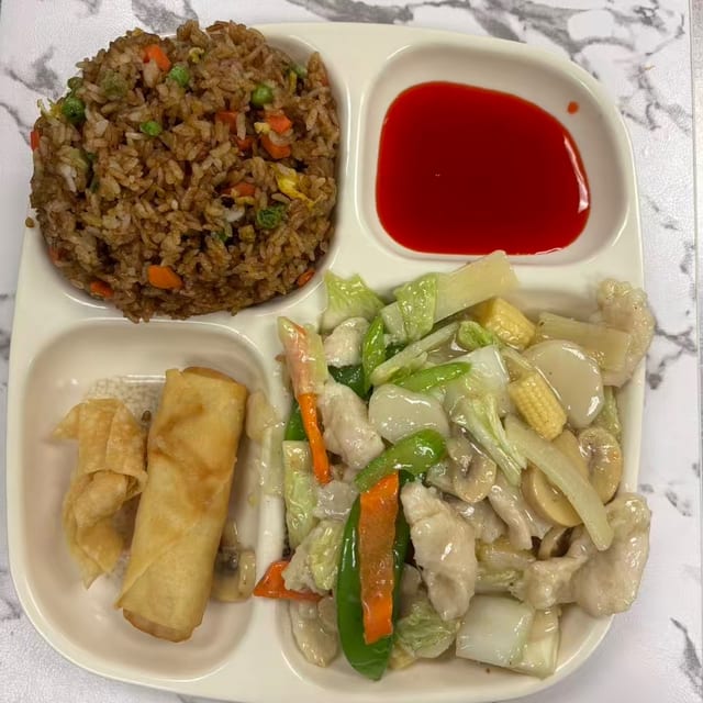 (D6) Moo Goo Gai Pan.