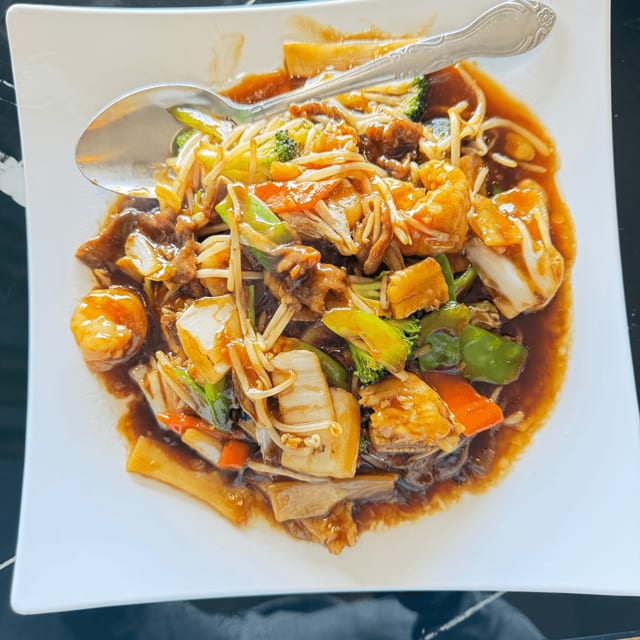 (D15) House Chop Suey.